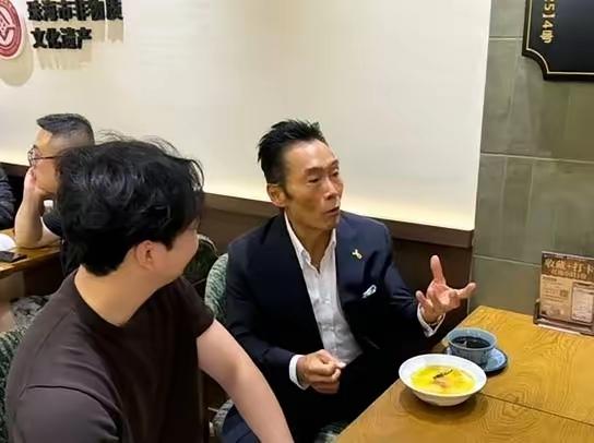 62岁郑浩南：被掏空身家、孤身破产后，才是他人生最帅的翻盘
 
全网都在说，郑浩