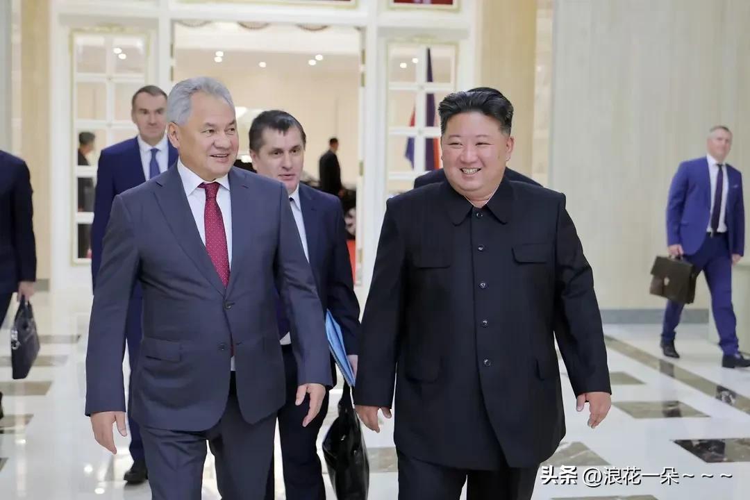 快讯！
金正恩会见率团访朝的俄联邦安全会议秘书绍伊古！看上去，双方非常高兴！
