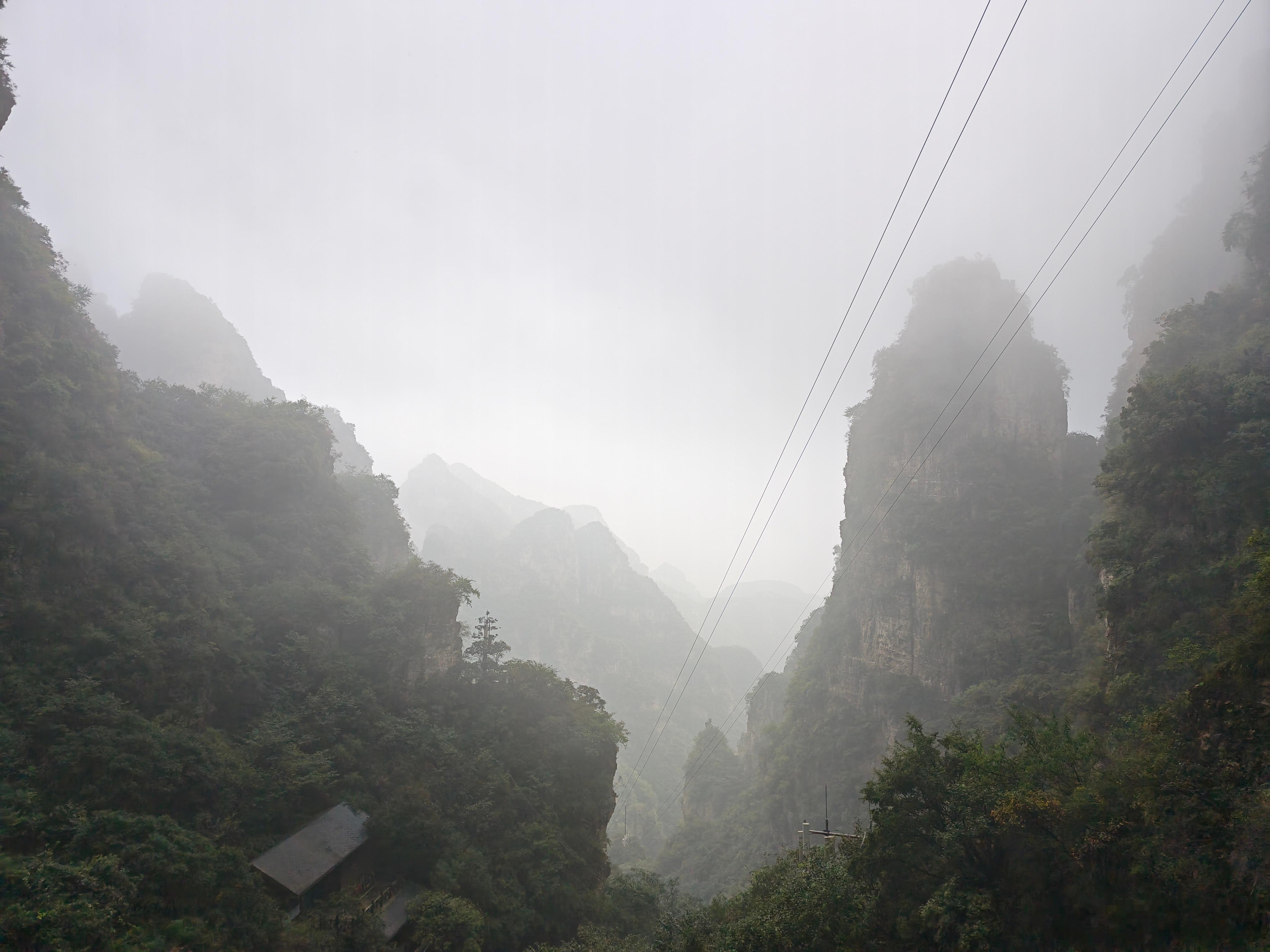 今天挑战了一下狼牙山，你别说这山势够险峻的。当年的狼牙山五壮士为了牵制小本子真是