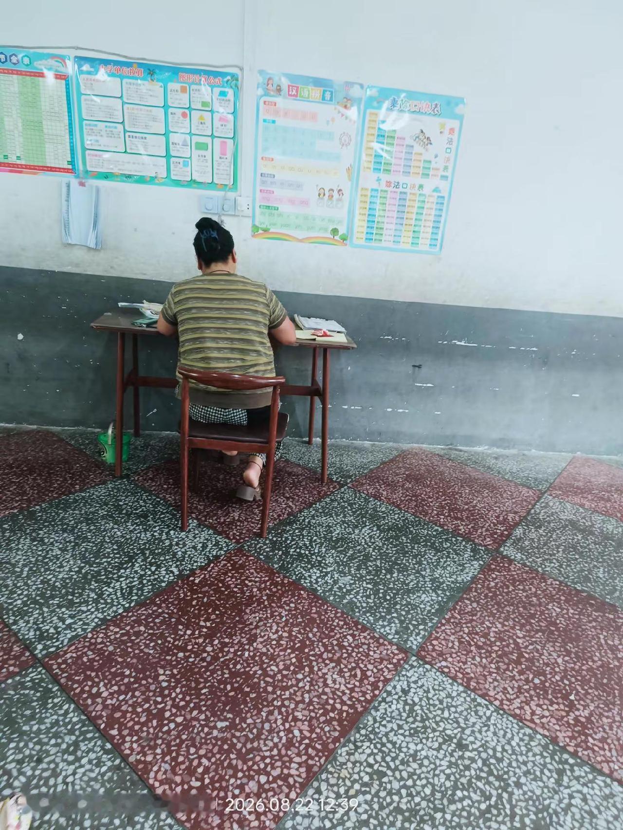 一定要争气，不要麻烦别人，我不允许自己在任何关系里面成别人的负担，我不会让自己烂