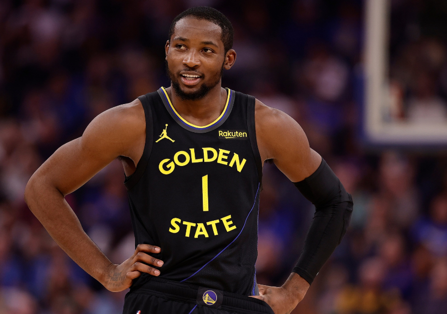 勇士127-145不敌猛龙。赛后，勇士主帅科尔接受媒体采访时，谈到了本场出战的库