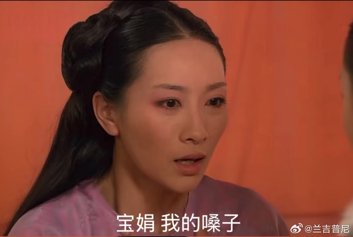 贺峻霖的童年最不喜欢甄嬛传 贺峻霖说小时候不喜欢《甄嬛传》，妈妈看剧催作业，长大