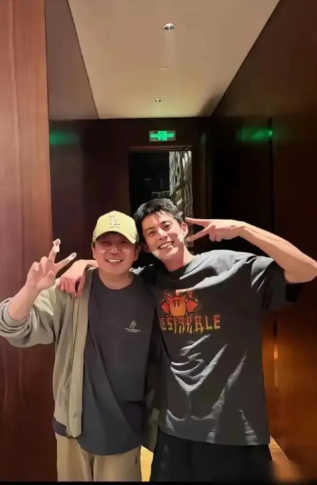 董洁14年为爱坚守，把萨顶顶养大成人，潘粤明一句“谢谢”值了

看到潘粤明在采访