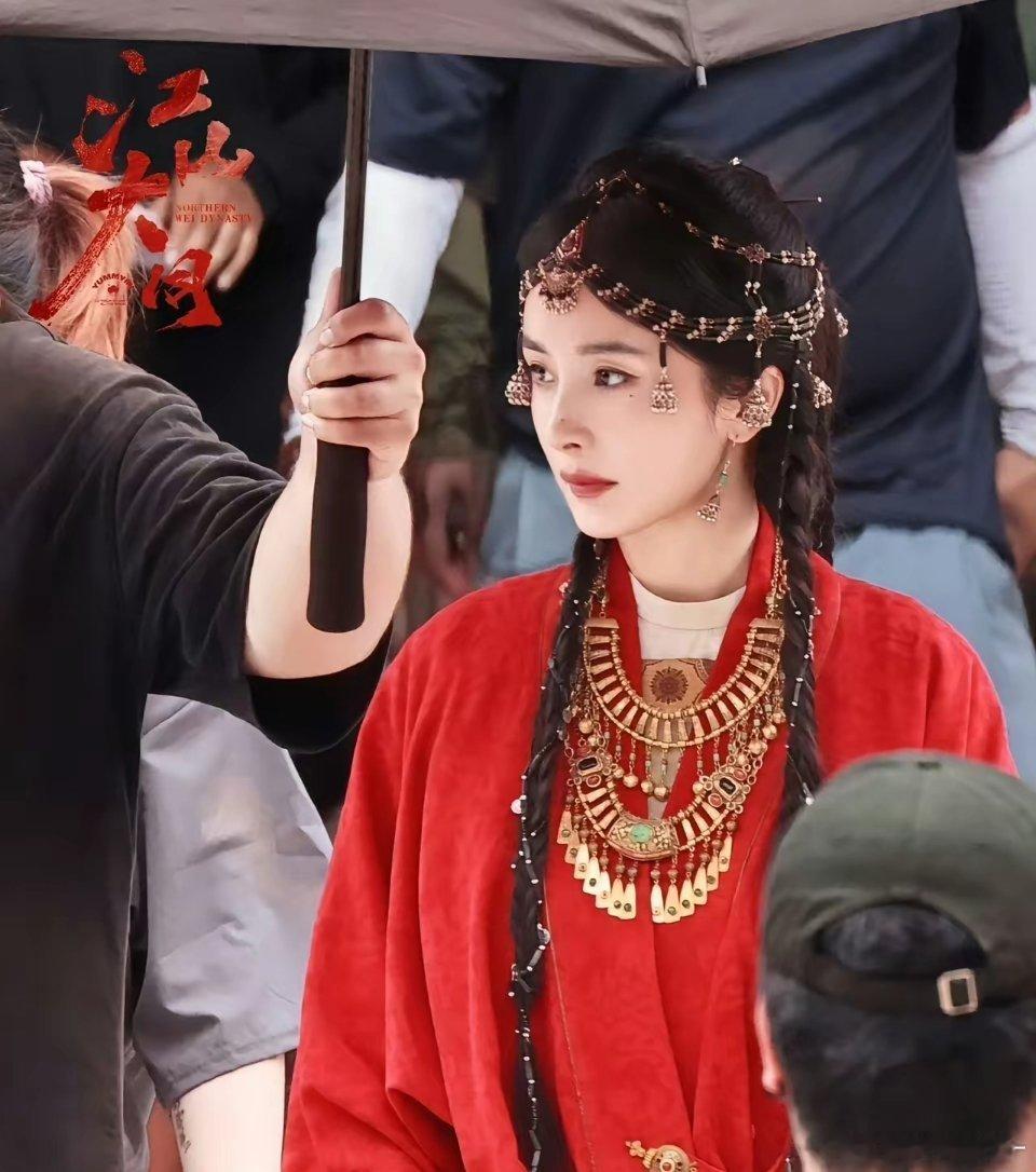 历时115天的拍摄，杨幂《江山大同》终于杀青啦！从少女演到老年，一人分饰两角，历