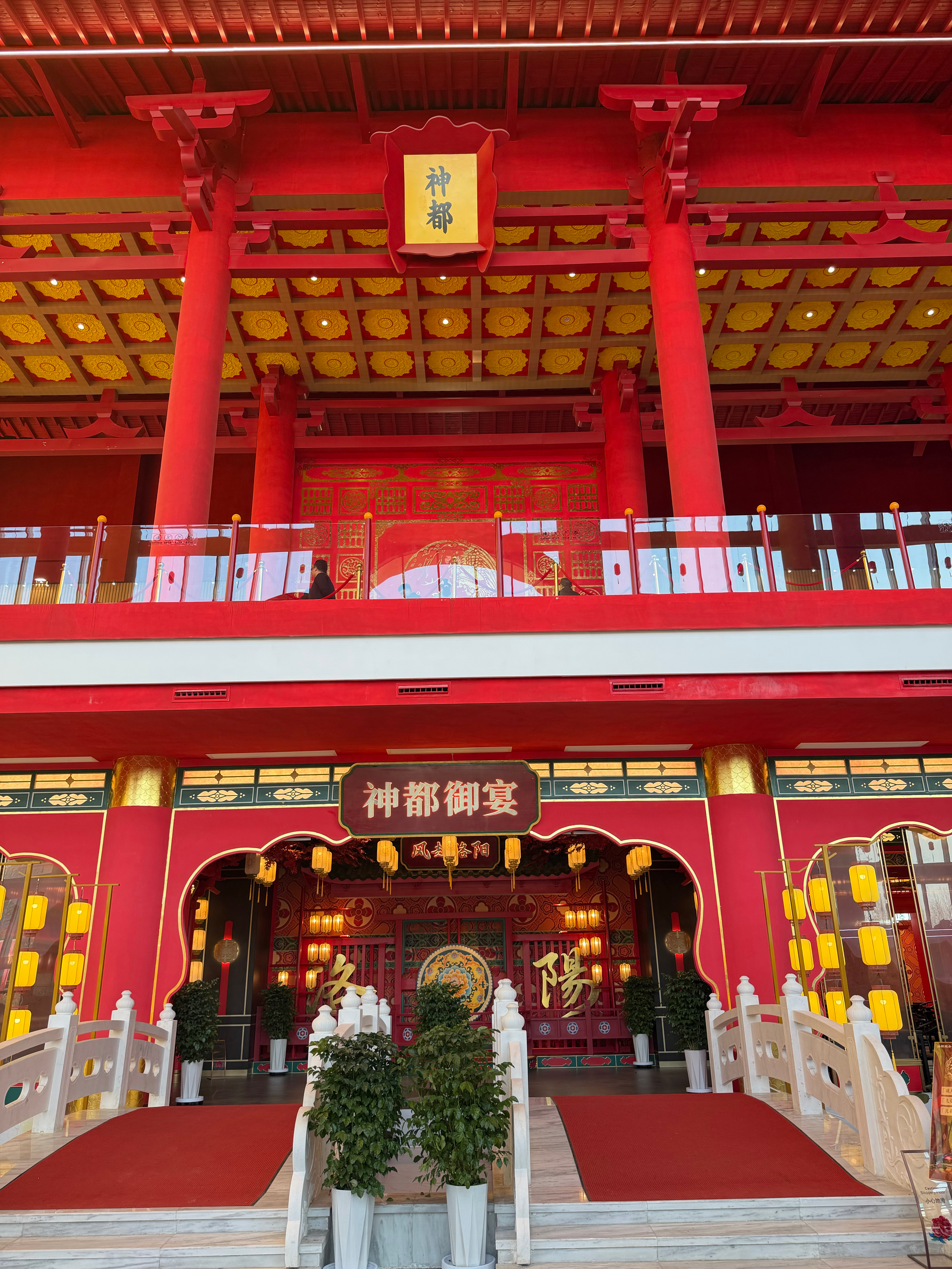 之前一直以为江苏那边服务区是真漂亮今天到了神都洛阳才知道洛阳的也很美 