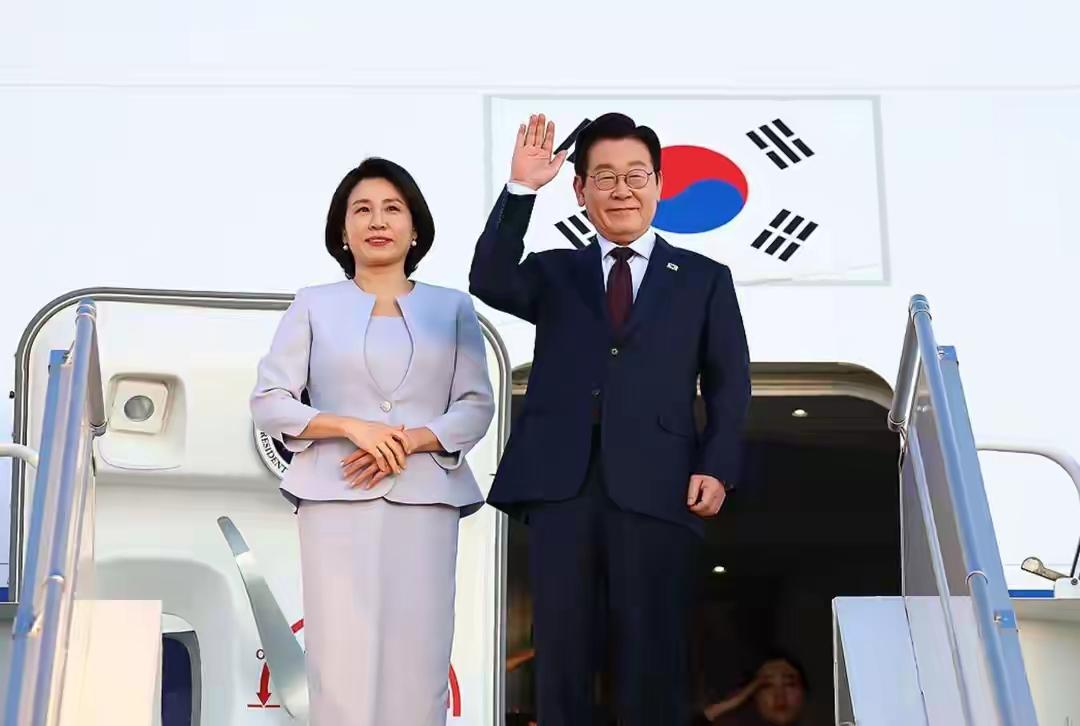 李在明急着访华，罕见回应高市早苗涉台言论，给德国总理打了个样