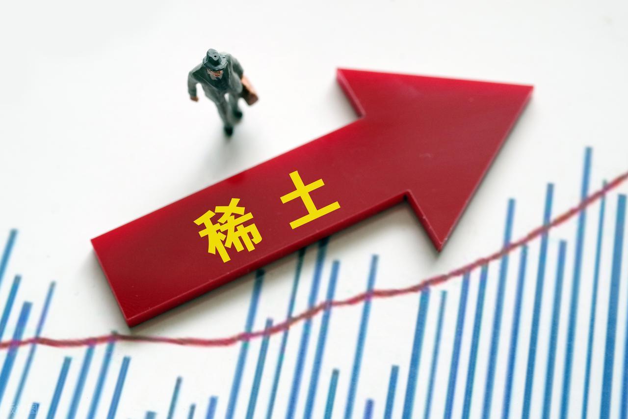 特朗普喊话夺回 “矿产超级大国” 地位 
关键矿产博弈正式升级
挖矿容易冶炼难，
