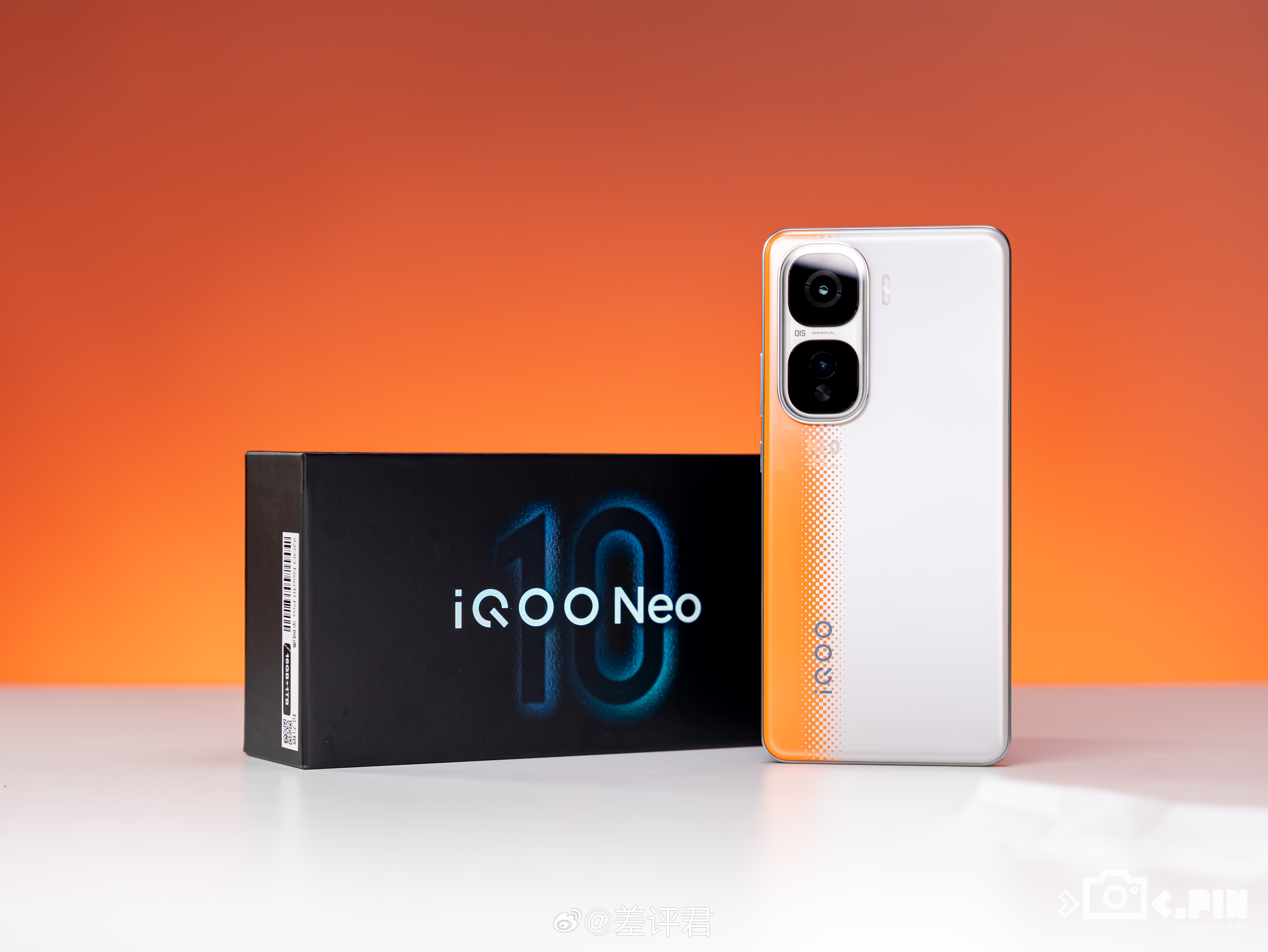 #差评说数码# 顺便再看一眼 iQOO Neo 10 Pro 的外观吧，和上一代