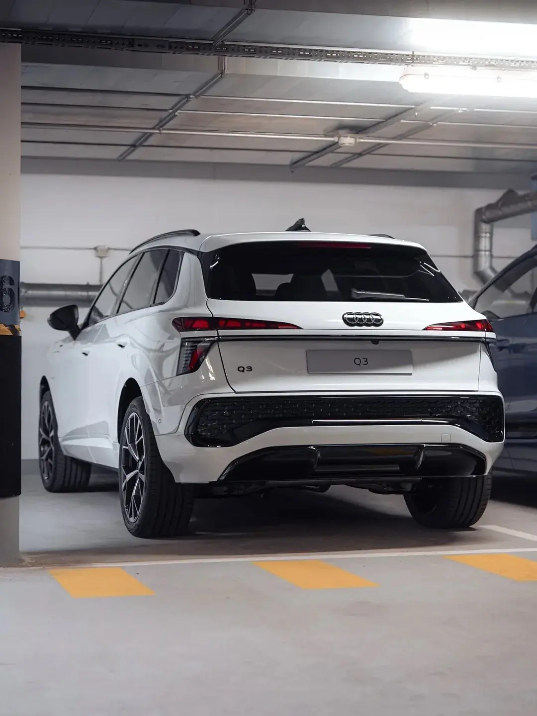 全新奥迪Q3 SUV e-hybrid 电子混合动力版
