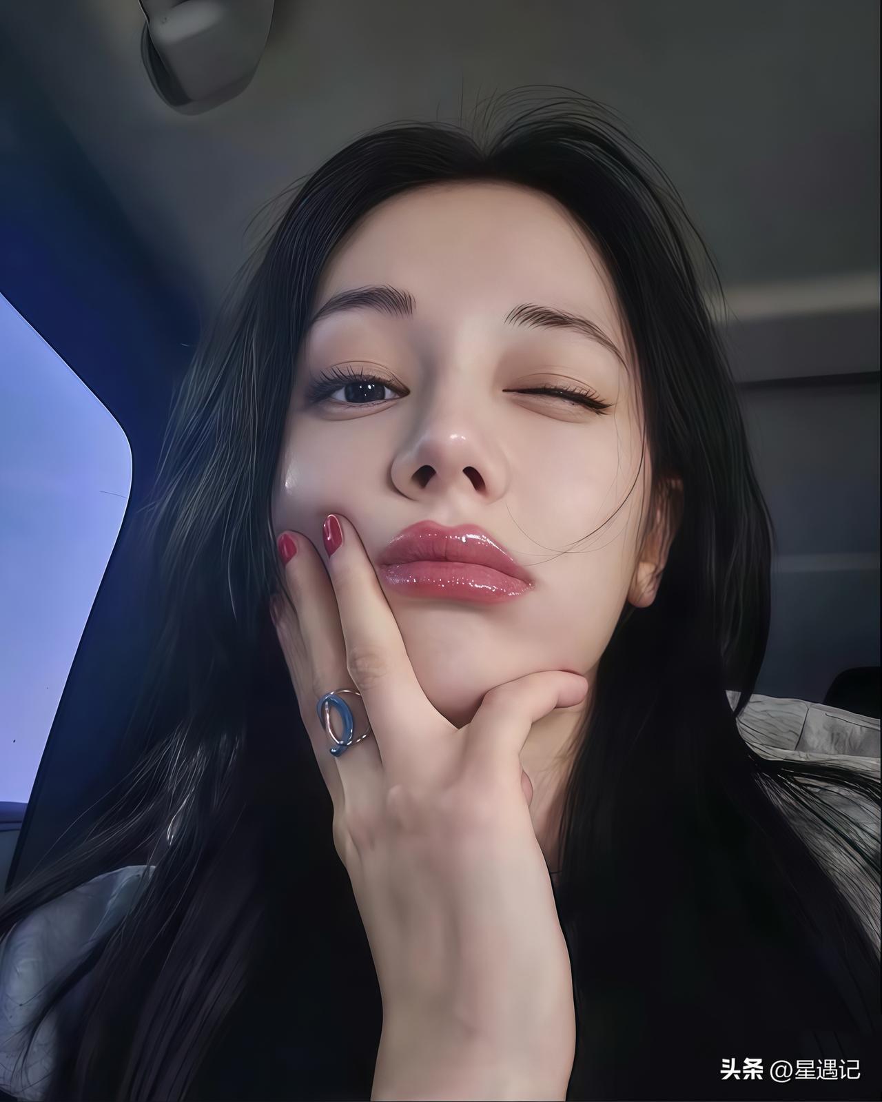 迪丽热巴红唇怼脸拍，又甜又美太顶了