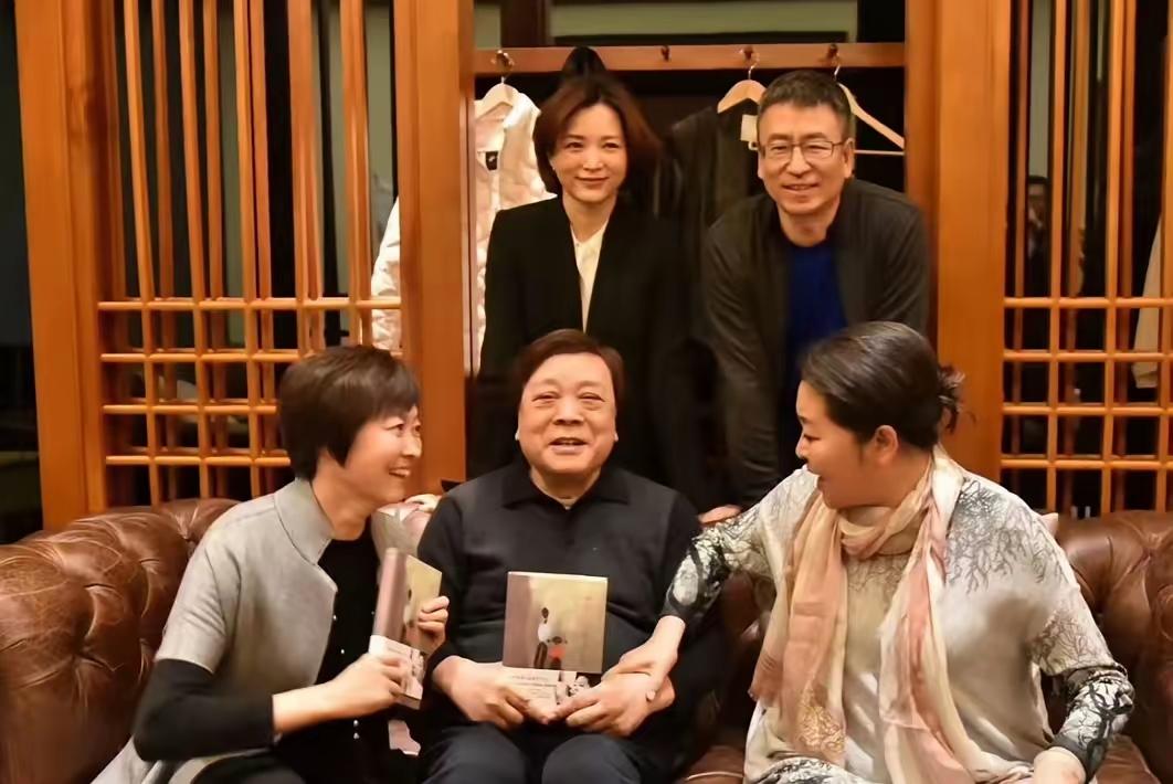 五位优秀中央电视台主持人，已有两人去世了，两位主持人都是一代人的回忆。