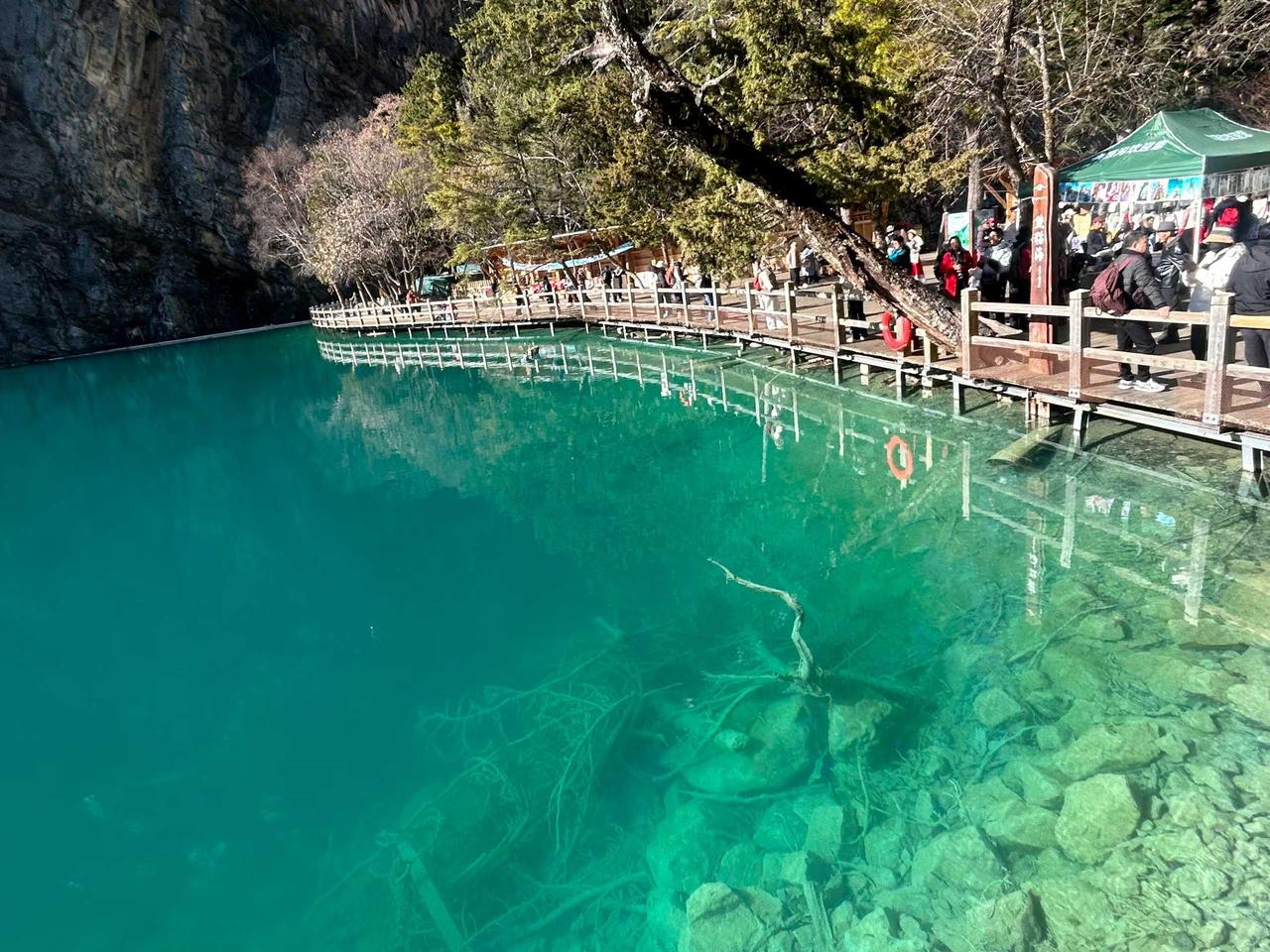 如果深秋有颜色，那一定是九寨