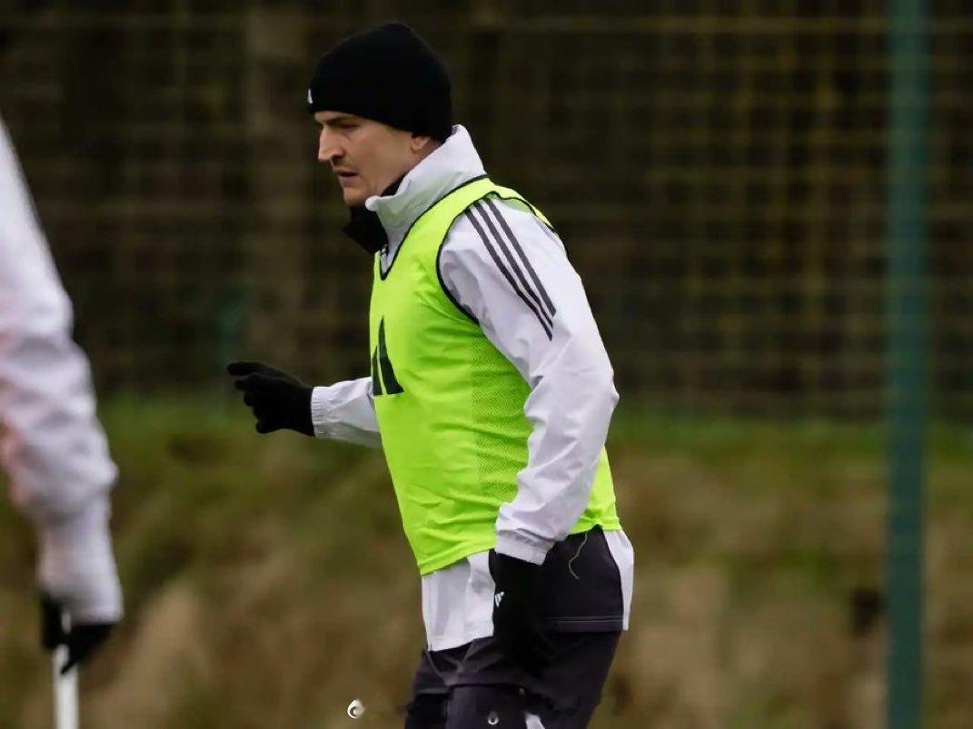 马奎尔今早在卡灵顿训练之前对阵西汉姆被换下，令外界担心。 