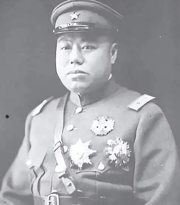 1918年，张作霖让韩麟春拿着50万大洋去上海买军火，他却全输掉了，张作霖大怒：