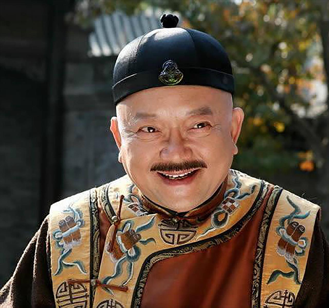 演员，王刚说，我是老三届，兴致勃勃地，要去农村锻炼一下，冰天雪地就走了，火车改汽