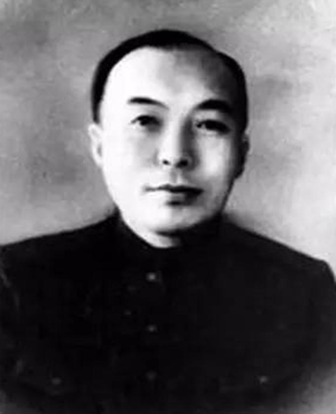 1941年，李兆麟在深山老林中做出了艰难的决定，将年仅半岁的儿子丢在山林里。妻子