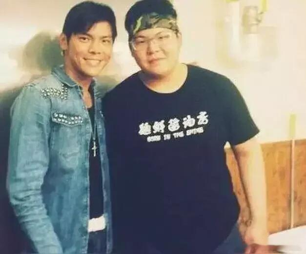 向佐向佑 兄弟破冰还是流量变现 向佐访谈为弟弟发声刷满好感，火速开启兄弟同台带货