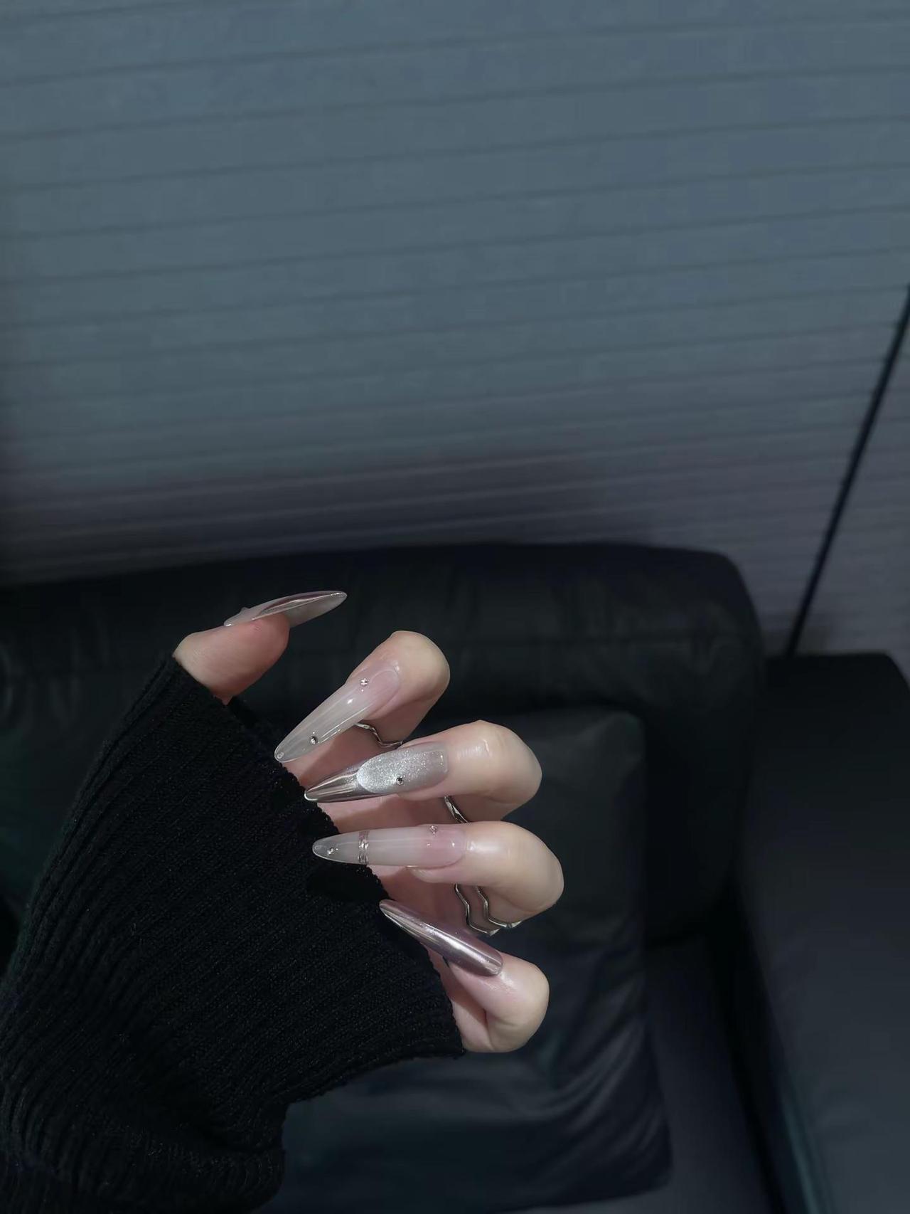 墨镜墨镜谁是世界上最美的女人 穿戴甲 美甲 镜面美甲 猫眼美甲