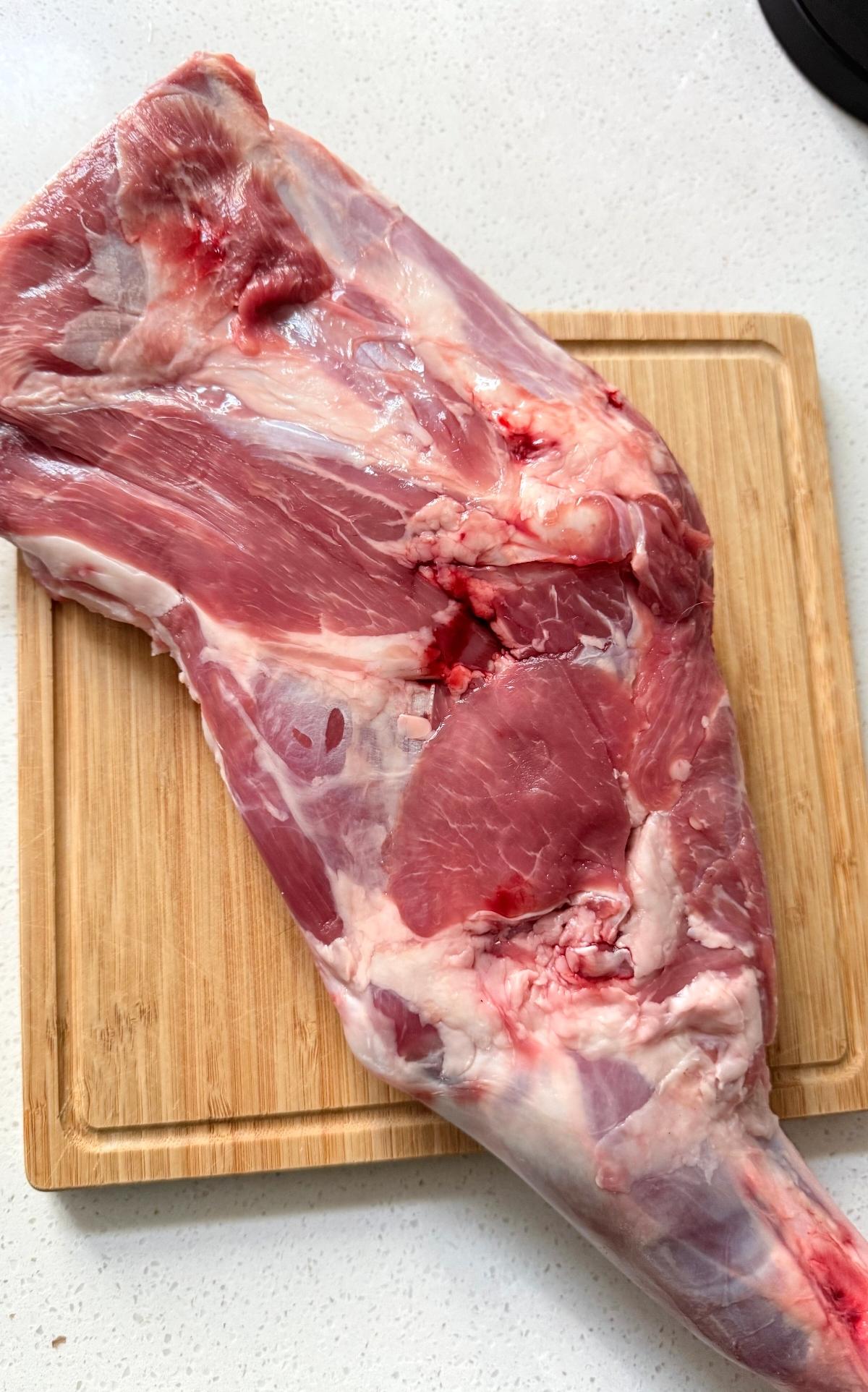 这波操作太赞！15万借款还清，利息和羊腿的选择藏着亲戚相处的大智慧！
 
   