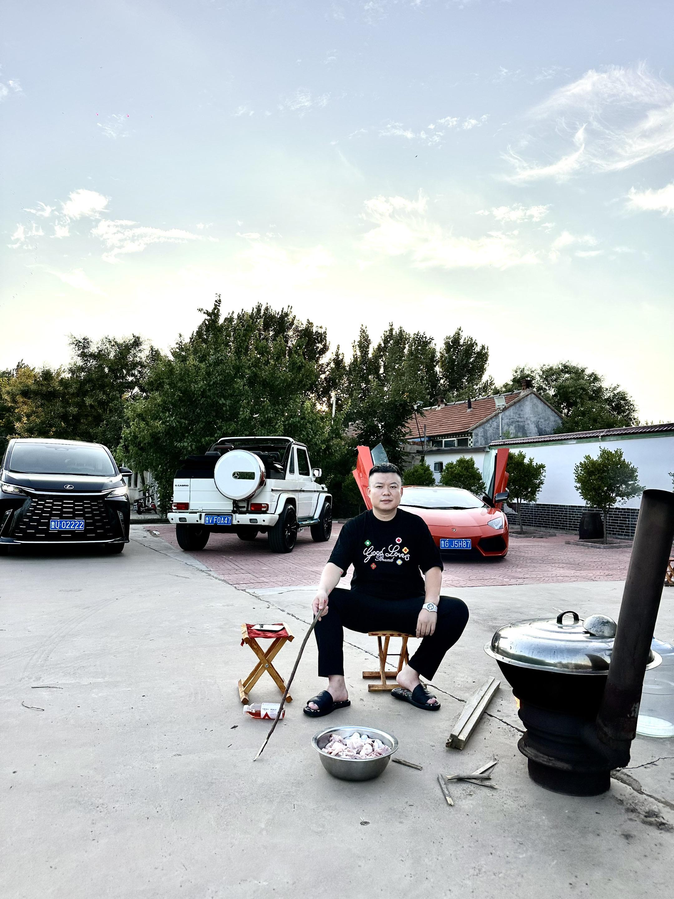 不同的年纪 演绎不同的自己  不必讨好别人 也不要迷失自己！ 逆境不吐...