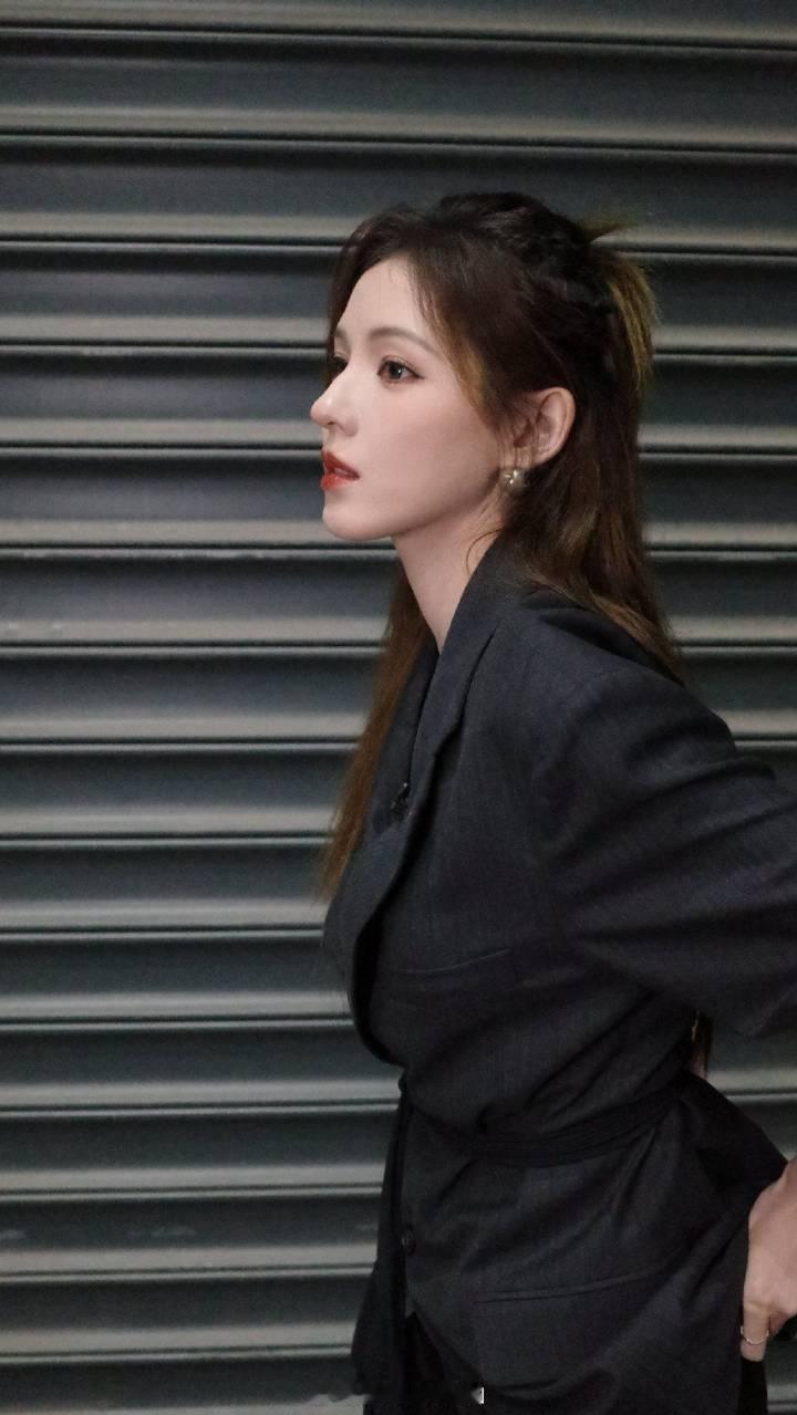 官宣定档！张予曦化身活力合伙人，携手伙伴共赴热血征程，期待予曦的亮眼表现，坐等开