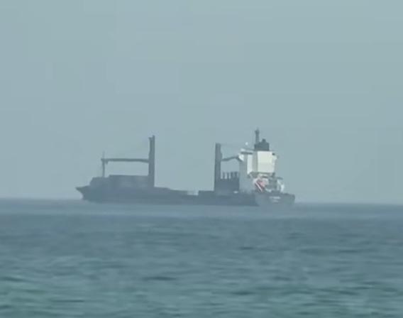 伊朗革命卫队动都不动就对过往霍尔木兹海峡油轮商船开火，说是这些船只没有安装伊朗革