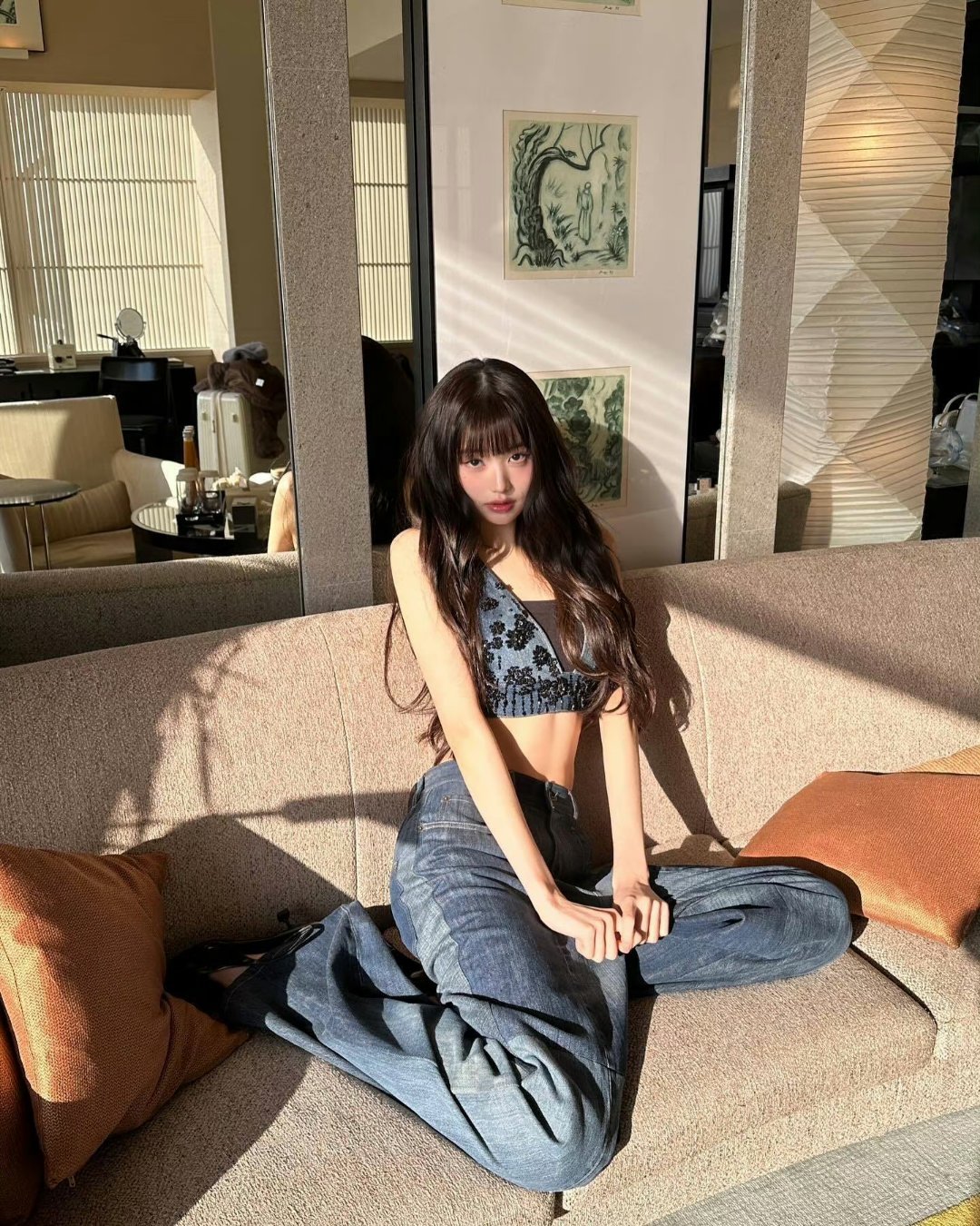 #张元英腰背线条##张元英窗前随拍# 美死我 ​​​