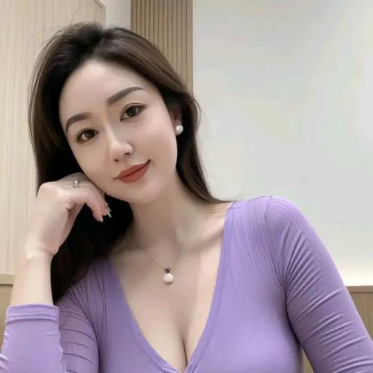 优雅紫衣美人，温柔微笑如春风紫裙时尚照 紫裙淑女写真 紫衣美女 紫裙明眸写真 紫