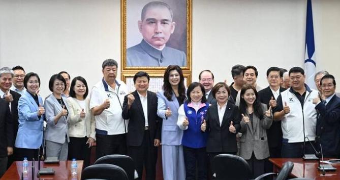 郑丽文今启程访陆 公布苏起等13名随行成员名单

国民党主席郑丽文今天（7日）将