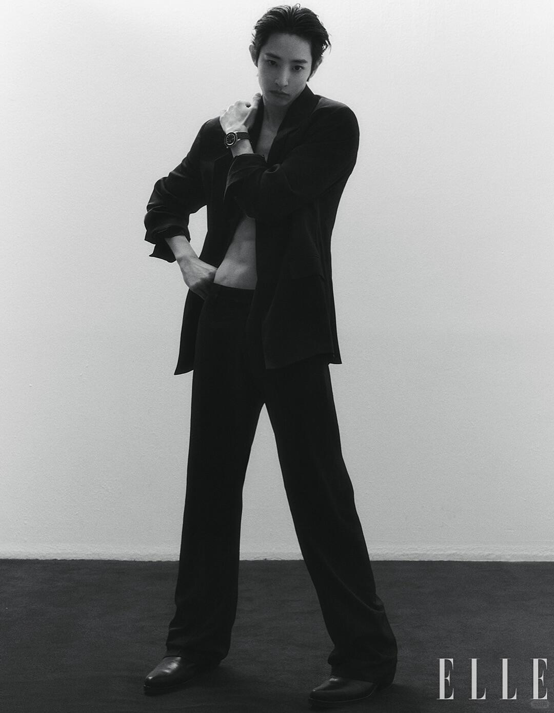 李洙赫就是这么大方 大方不扭捏，一举一动尽显坦荡，这从容的气质真的没人能比。 