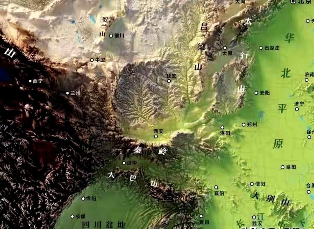 南水北调，靠什么实现水往北流。
那南方的水，我们就把它的起点丹江口抬高了一点，它