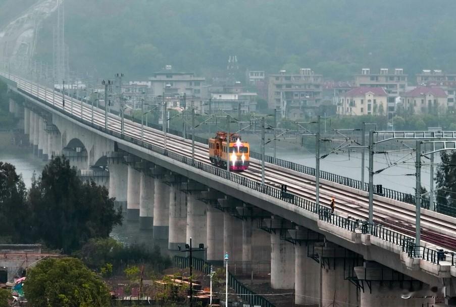 玉环即将通高铁！温玉铁路进入开通倒计时

4月13日晚，温玉铁路全线正式启动静态