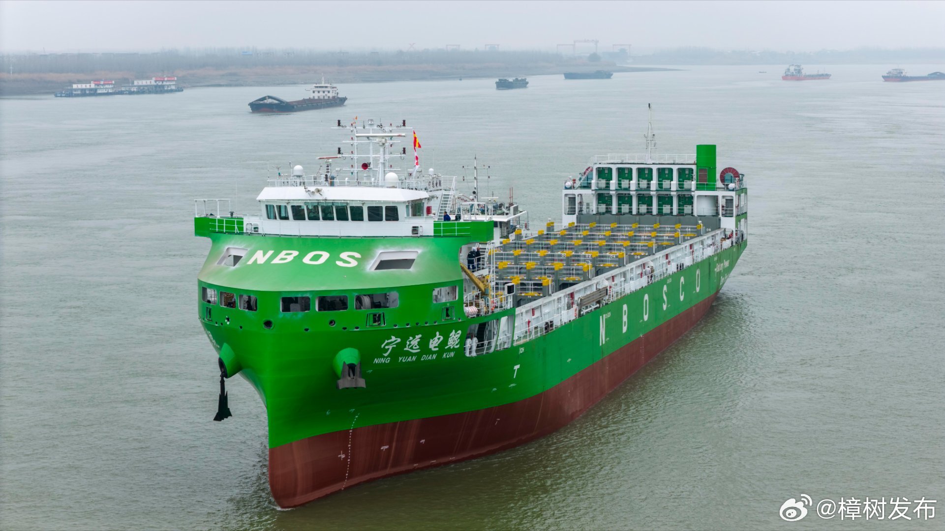 全国两会江西智造硬核破圈【“宁远电鲲”号海船：迈向绿色智能船舶新时代】2月1日，