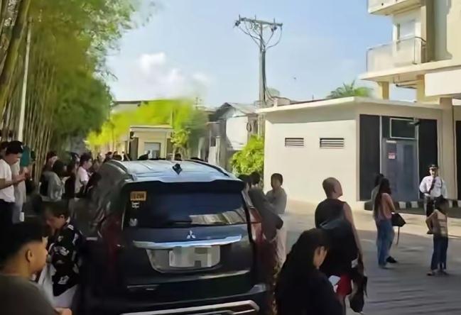 震后24小时，12国发声明却没一架救援飞机落地，菲律宾人在等什么？
12个国家发