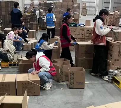 中央亮剑了，十五五规划直接把“遮羞布”扯了下来，5000万大学生，满大街的本科文