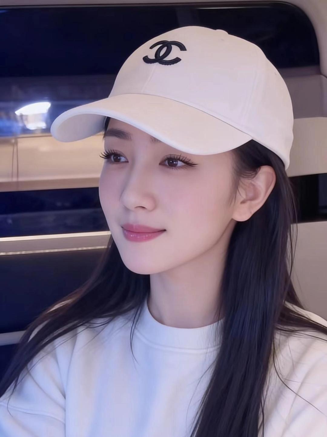 无需言语
只将这份清新与从容
酿成空气中淡淡的甜
所有的美
都在此刻
沉淀成最动