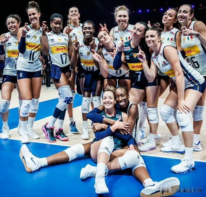 意大利女排2026夏季集训名单公布。分为ab两队：

📌 A队
 
- 二传（