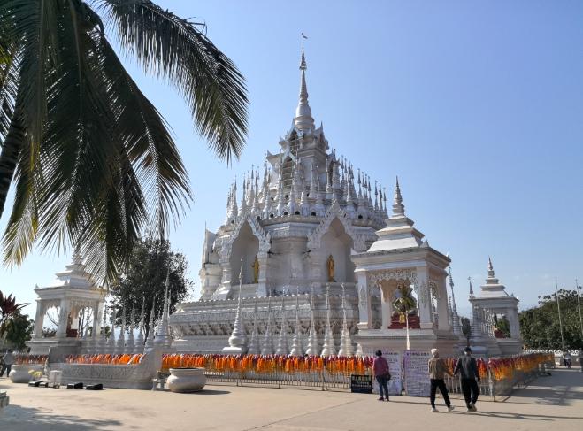 伊朗救了美国一命。说实话，伊朗这一次强力反击，把美国也算是打回了原形。正是这种强