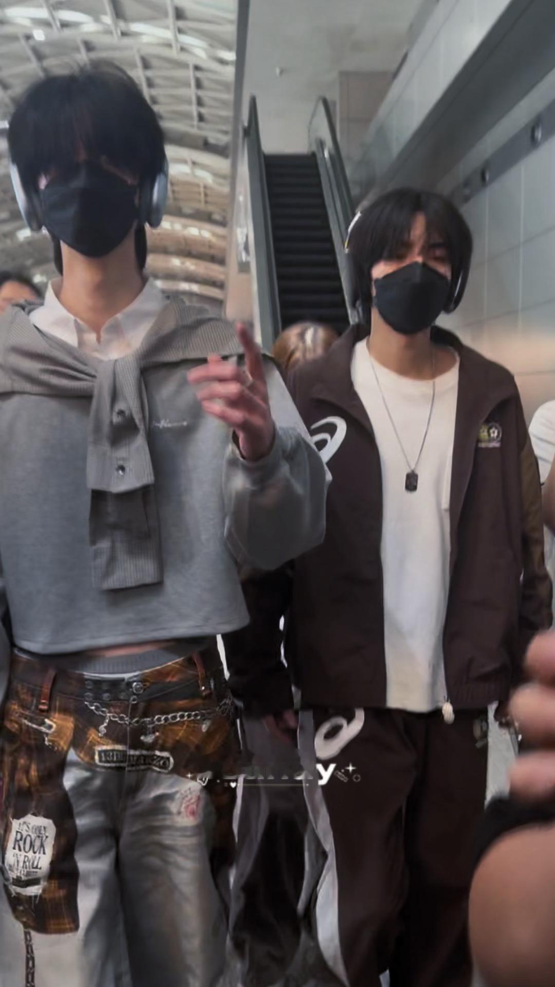 天定良元[超话]  爸爸妈妈帅飞 ​​​