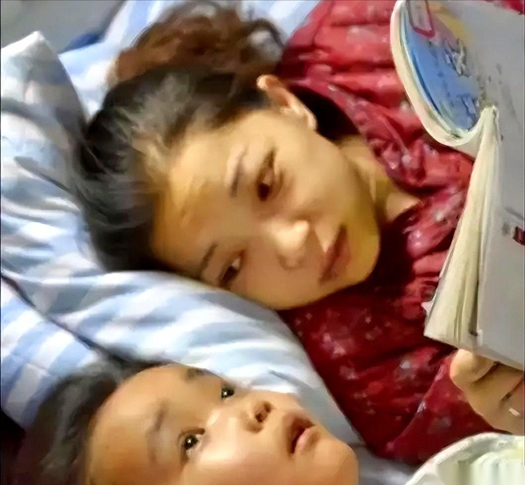 他7岁，脑癌晚期。
他妈，尿毒症晚期。
他跟家里人说，我要救妈妈。
我第一次看到