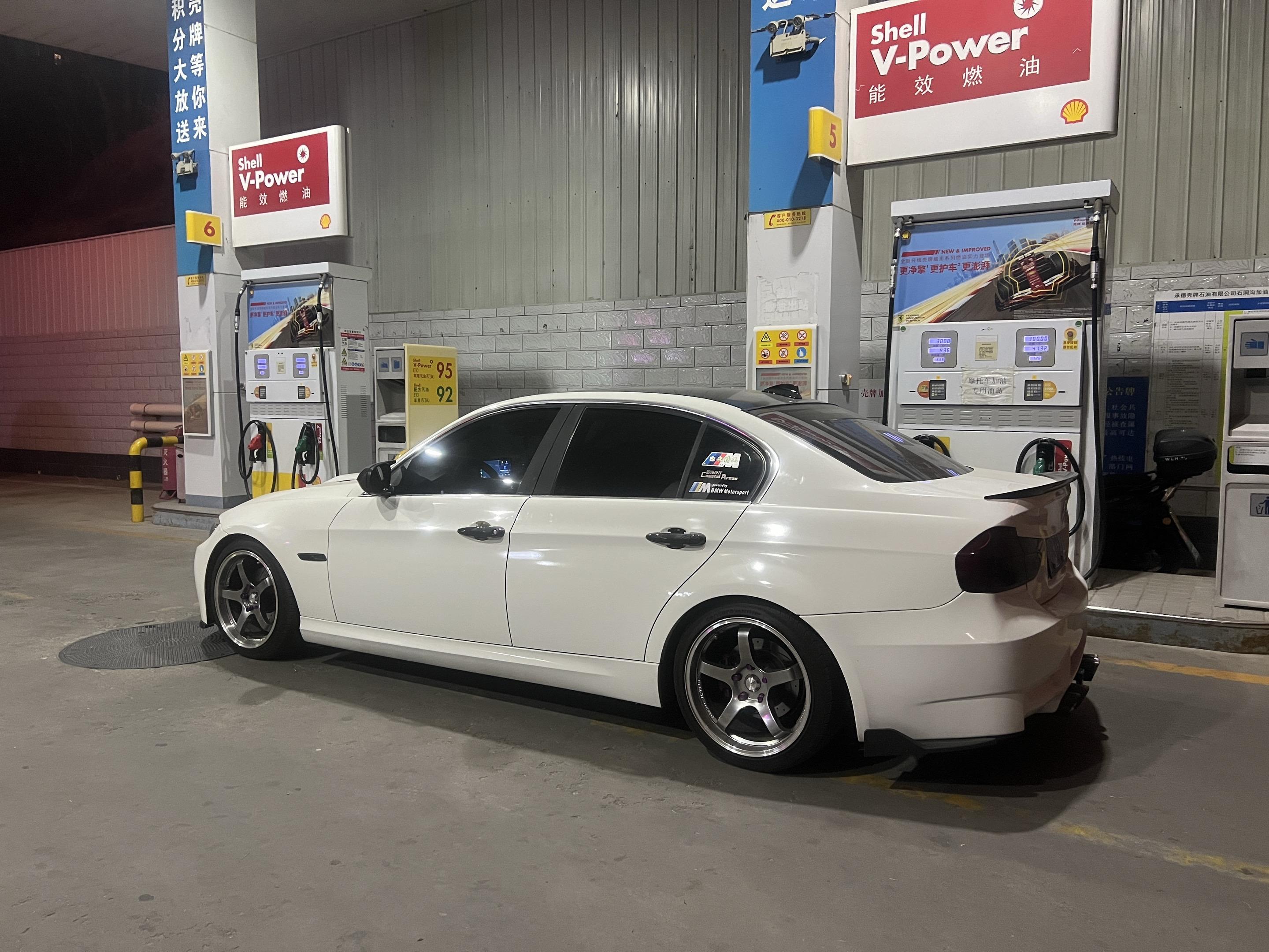 一个男人只对两样东西最冲动， 一个是车 另一个是什么 你来说！