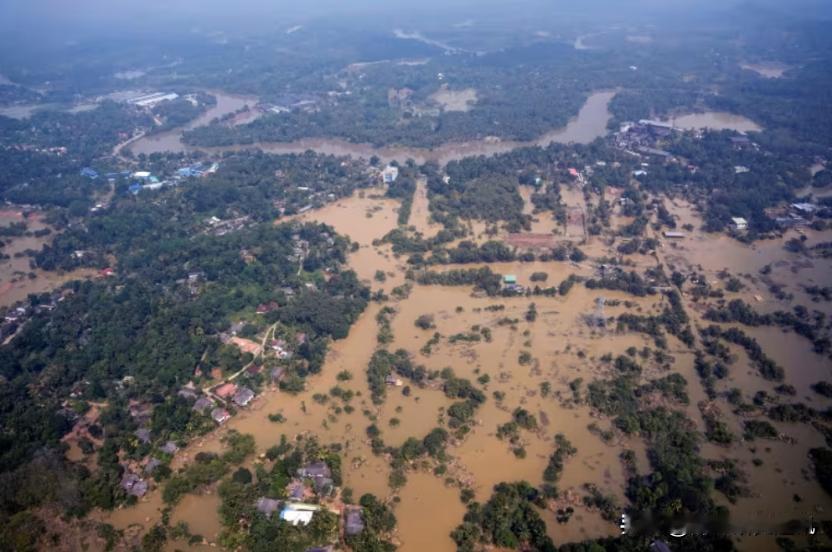 《日经亚洲》12月5日报道，热带气旋“迪特瓦”（Ditwah）11月26日登陆斯