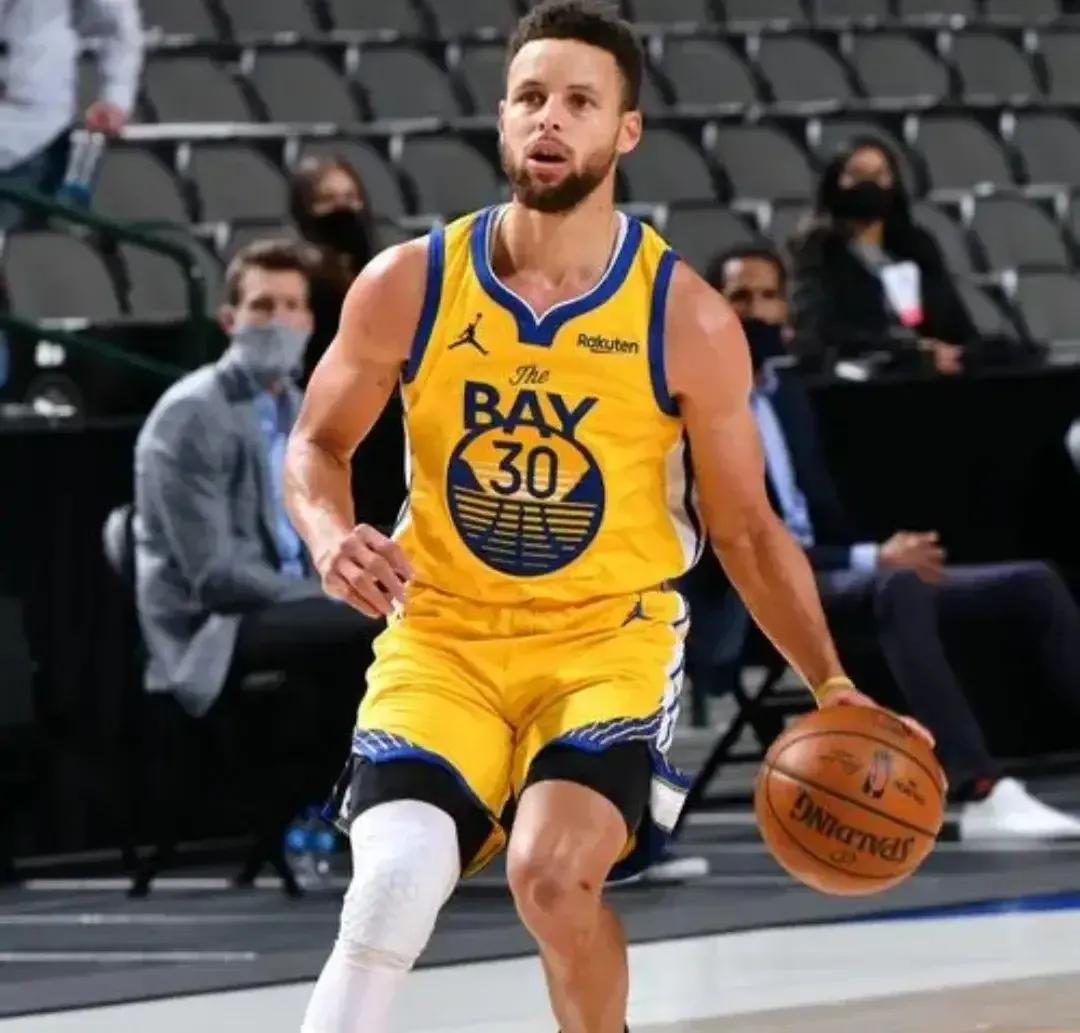 勇士重回西部第十，尼克斯奋力阻击，距离火箭只差3个胜场。
第一，勇士西部第九体验