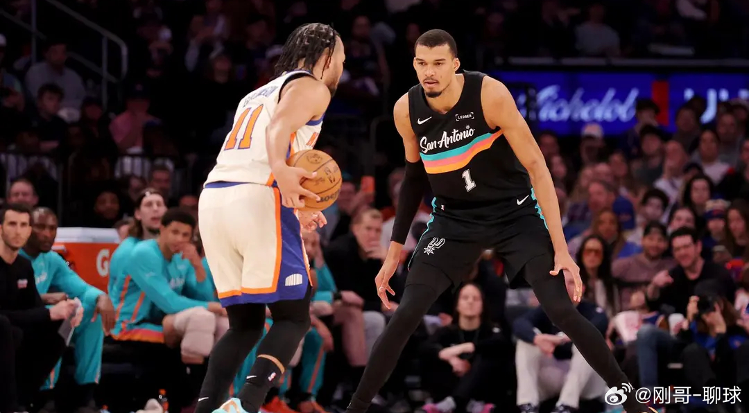 11战全胜创神迹！文班亚马单月统治级表现包揽双料月最佳马刺文班亚马 北京时间3月