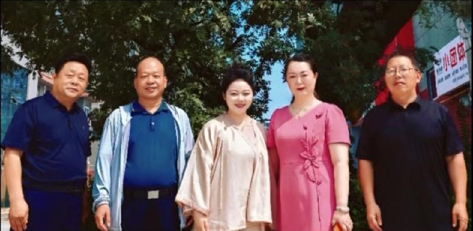 豫剧大师马金凤先生弟子谢彦巧老师“戏曲寻根之旅——曹县行”

       8月