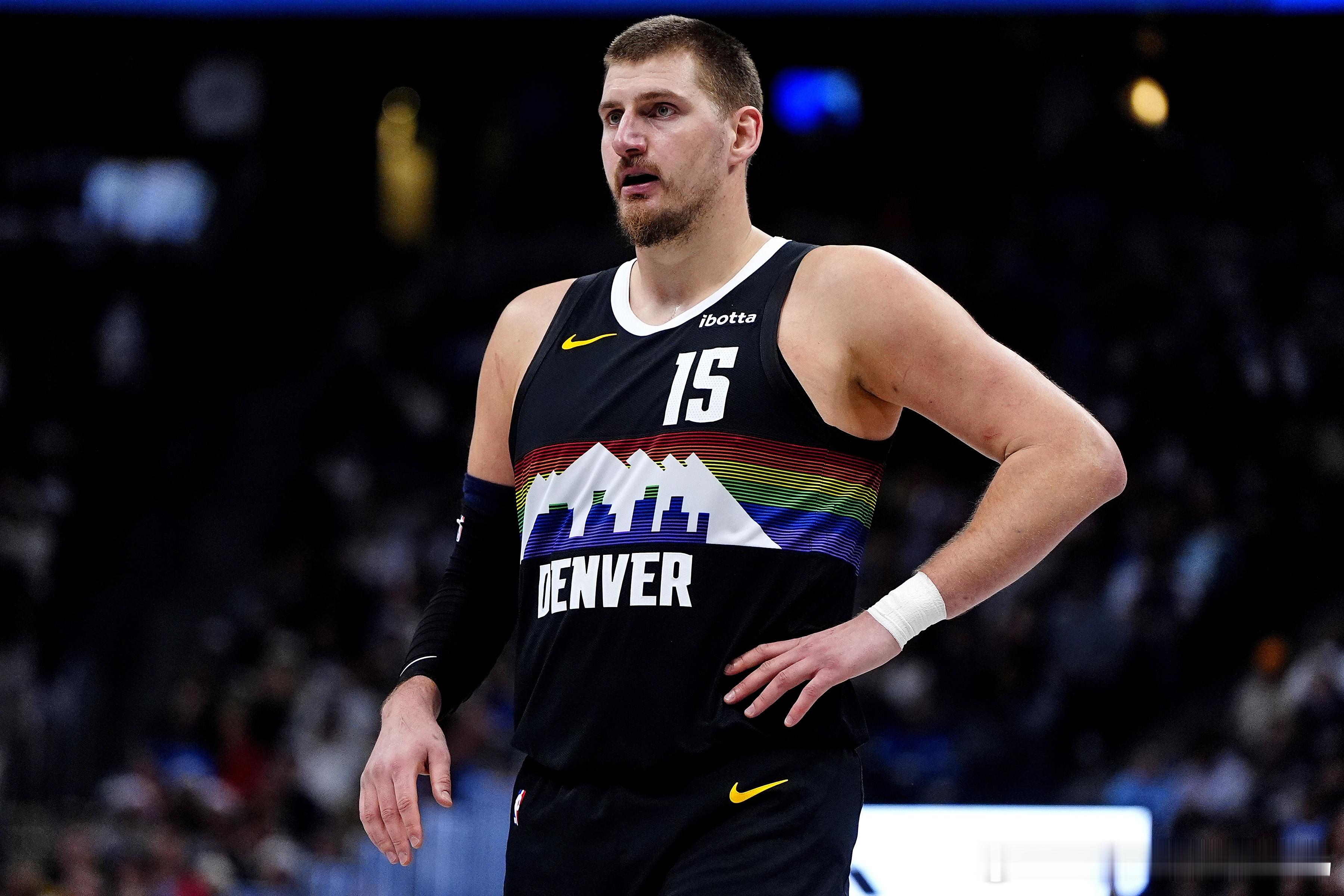 2月19日 近日，掘金球星尼科拉·约基奇在节目中谈到了他会在NBA打多久。约基奇