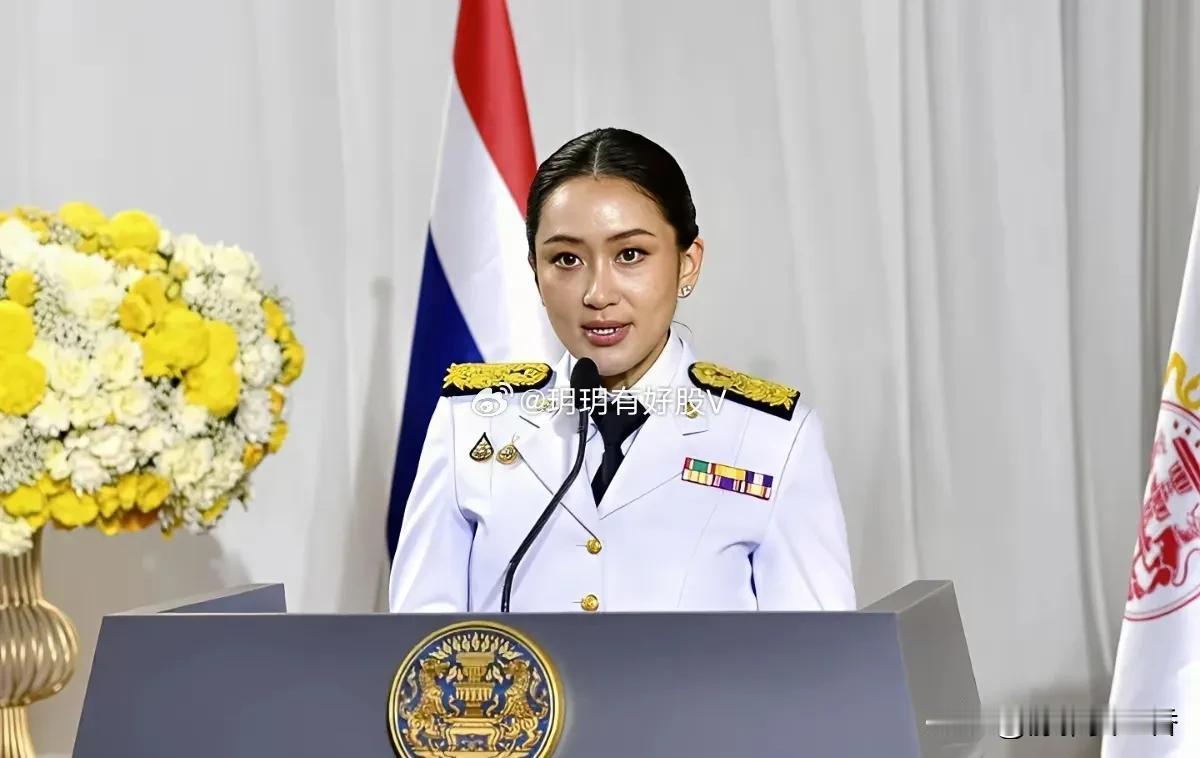 泰国很聪明，明显向东看了。熟悉泰国历史的人都知道，泰国人一直很聪明，数百年来，站