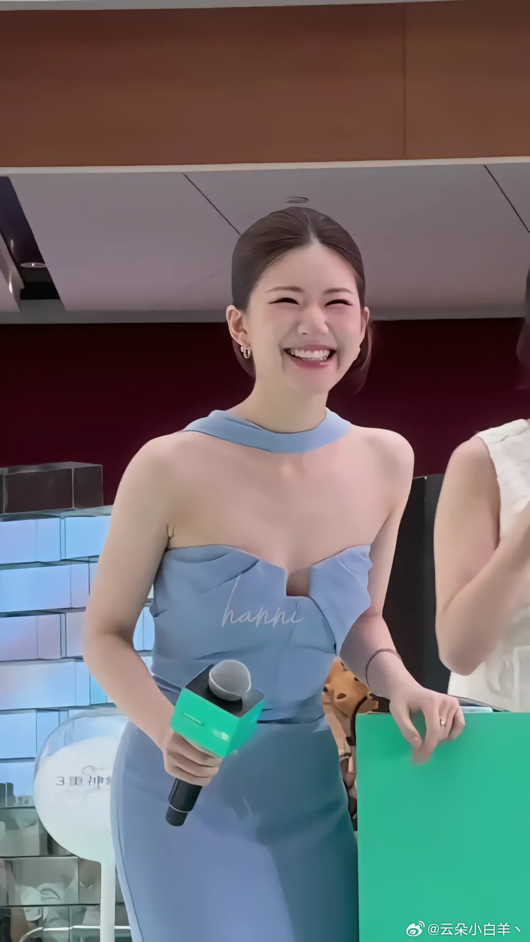 把我的心搞得乱乱的 还在那萌萌的笑赵露思 女神 路透 姐姐 神颜 赵露思