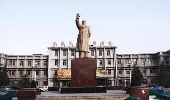 1969年，在毛主席诞辰之际，全国掀起了学习毛泽东思想的热潮。山西大学的师生们决
