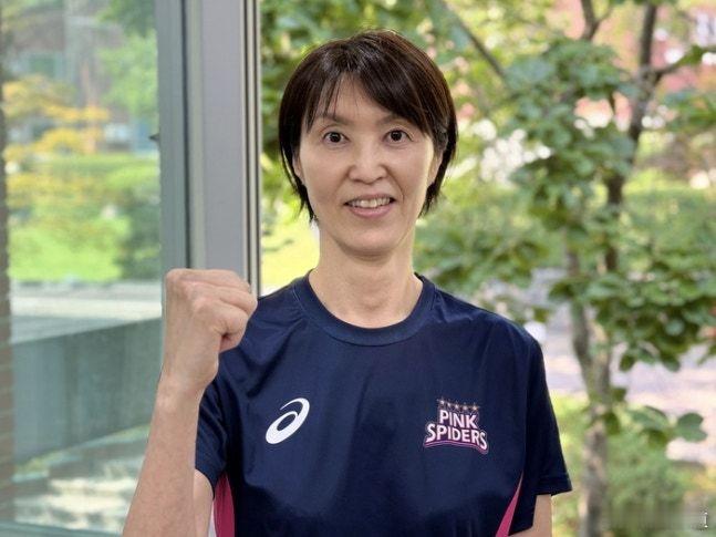 国际排坛动态日本女排兴国生命的日本籍主教练、前日本女排副攻吉原知子本周接受韩国媒